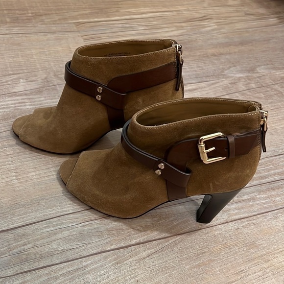 Vince Camuto Shoes - Vince Camuto VC Signature
Nikoletta Peep Toe Boots 8.5